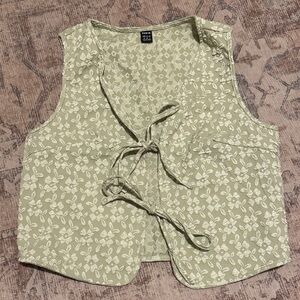 SHEIN Green Floral Tie-Front Vest